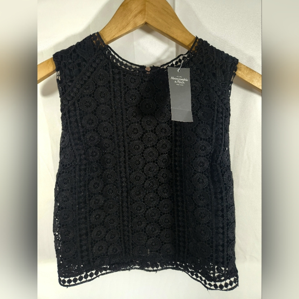 NWT Abercrombie & Fitch Cropped Crochet Lace Top Size S